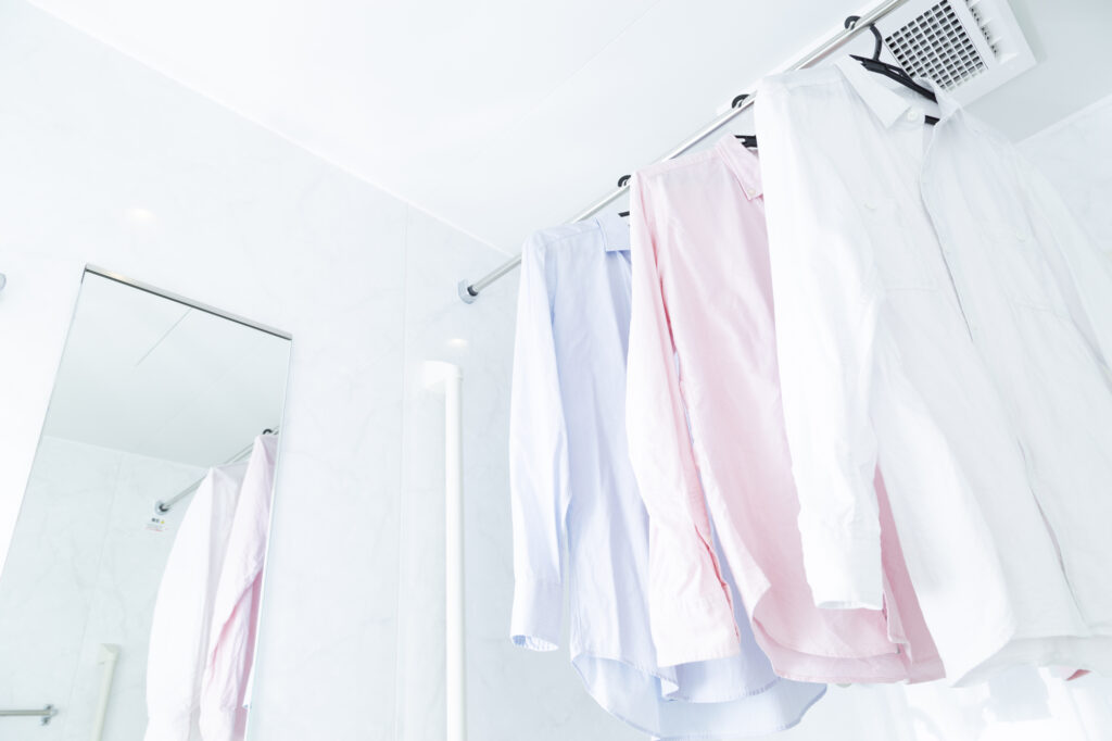 ランドリールーム　窓