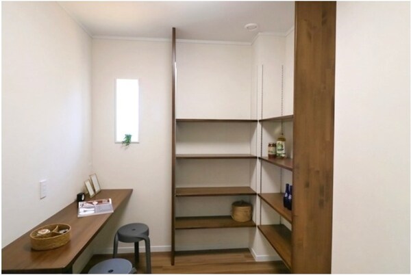 広い土間やワークスペースのある高気密住宅の施工事例